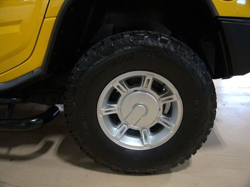 Used 2003 HUMMER H2 w/ Preferred Equipment Group image 34