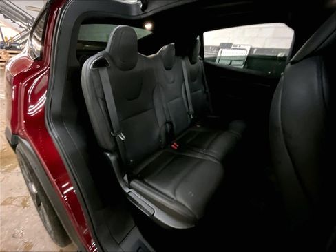 Used 2024 Tesla Model X image 30