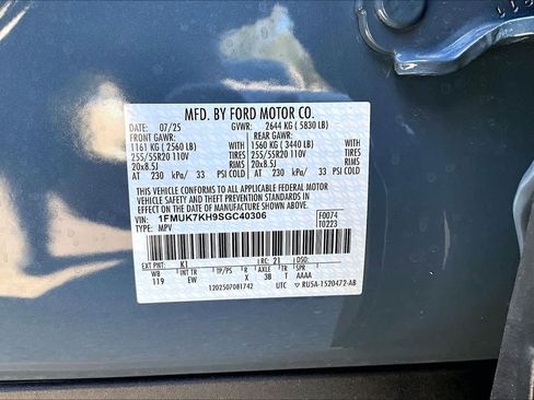 Used 2025 Ford Explorer ST-Line w/ Premium Package image 39