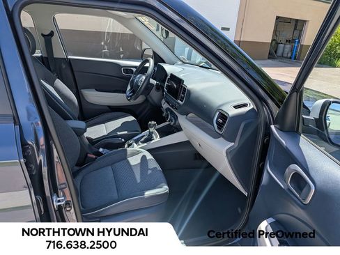 Used 2023 Hyundai Venue Limited FWD image 36