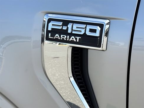 Used 2022 Ford F150 Lariat w/ Equipment Group 502A High image 44