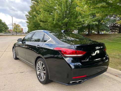 Used 2015 Hyundai Genesis 5.0 image 8