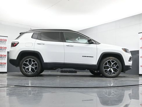 Used 2024 Jeep Compass Limited AWD/4WD image 38