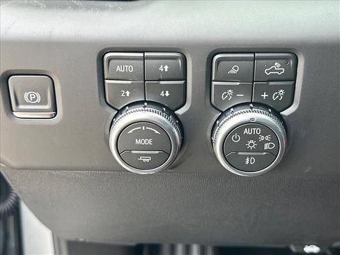 New 2026 GMC Sierra 1500 AT4 w/ AT4 Premium Package AWD/4WD image 30