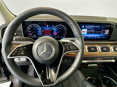 Used 2024 Mercedes-Benz GLE 350 4MATIC image 11