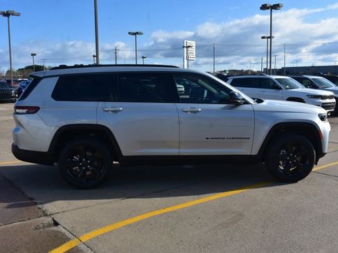 New 2026 Jeep Grand Cherokee L Limited image 4