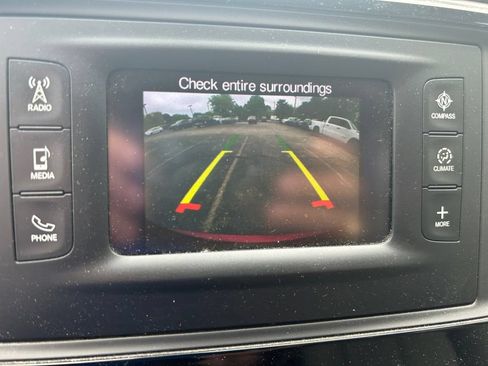 Certified 2017 Chrysler Pacifica Touring FWD image 22