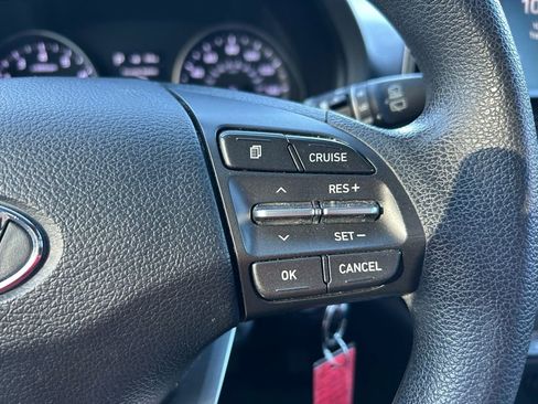 Used 2018 Hyundai Elantra GT image 17