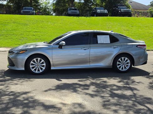 Used 2019 Toyota Camry LE FWD image 2
