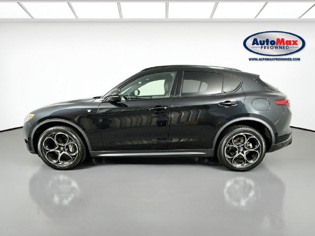 Used 2023 Alfa Romeo Stelvio Ti AWD/4WD image 9