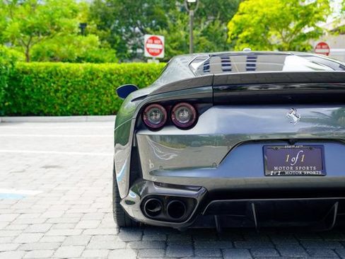 Used 2020 Ferrari 812 Superfast RWD image 26