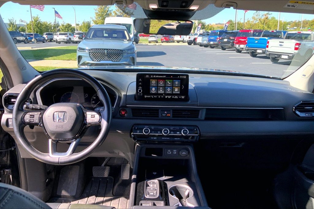 Used 2023 Honda Pilot Touring image 10