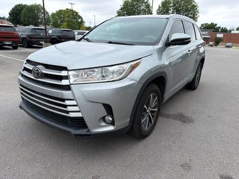 Used 2017 Toyota Highlander XLE FWD image 13