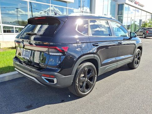 Certified 2025 Volkswagen Taos SEL image 6