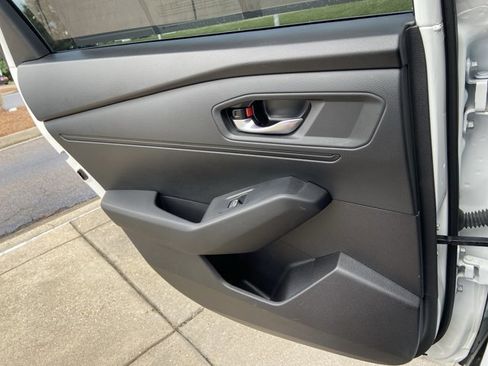Used 2023 Honda Accord LX image 48