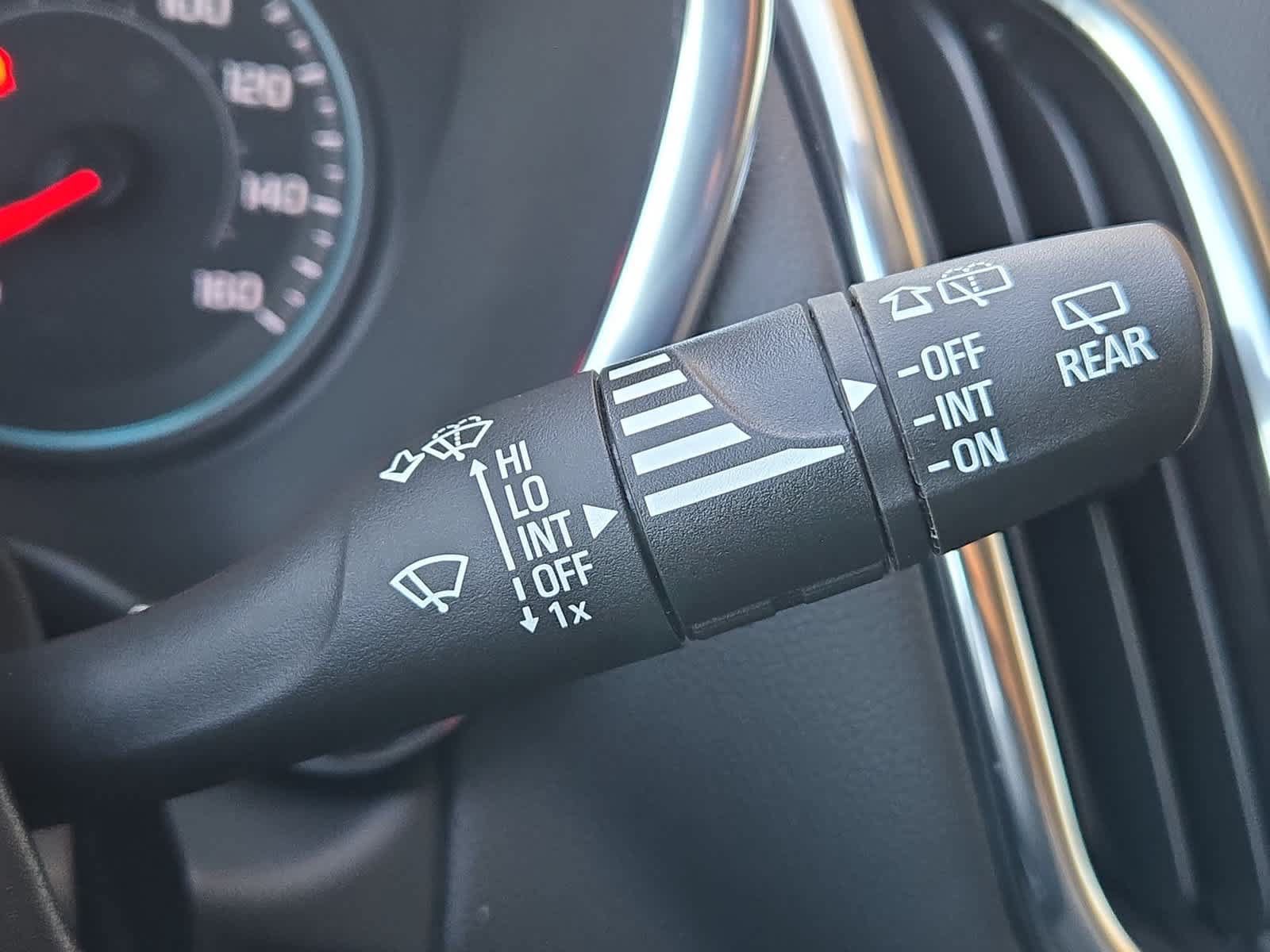 Used 2024 Chevrolet Equinox LT FWD image 25