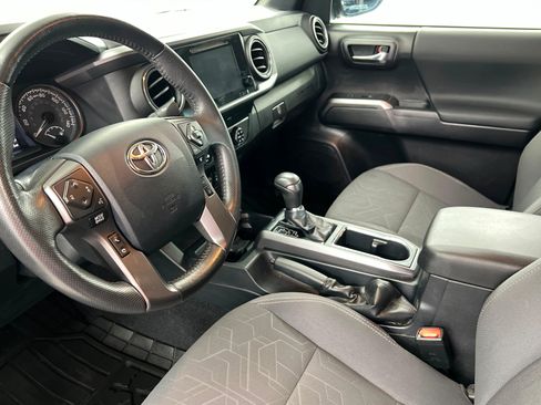 Used 2019 Toyota Tacoma TRD Sport w/ Technology Package RWD image 15