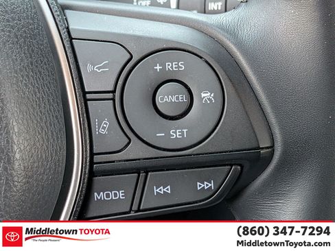 Used 2024 Toyota Venza LE AWD/4WD image 19