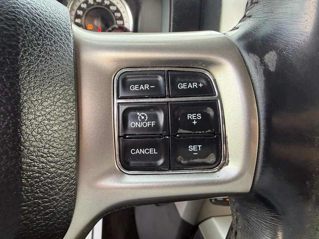 Used 2016 RAM 1500 Laramie AWD/4WD image 10