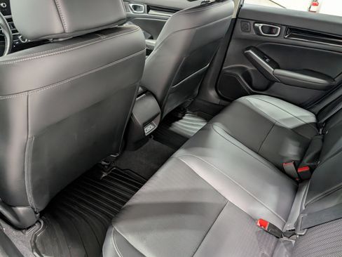 Used 2022 Honda Civic Touring image 17