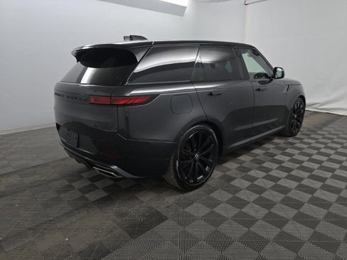Used 2024 Land Rover Range Rover Sport SE image 2