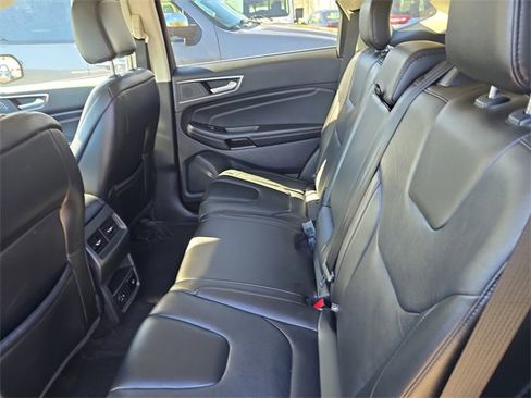 Used 2021 Ford Edge Titanium image 10