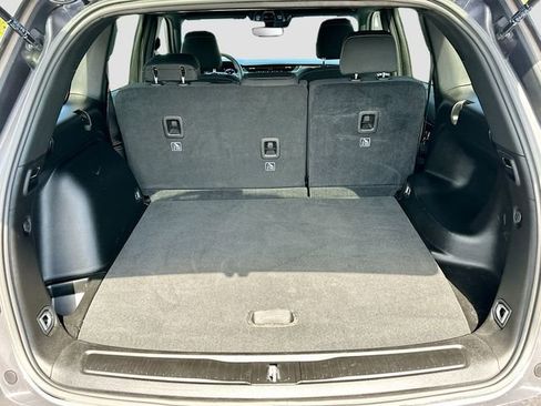 Used 2024 Jeep Grand Cherokee Laredo image 24