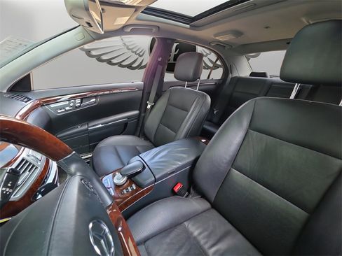 Used 2013 Mercedes-Benz S 550 w/ Sport Pkg image 10