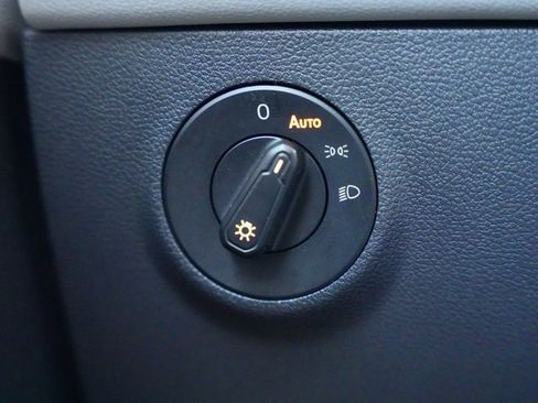 Used 2024 Volkswagen Taos SE image 26