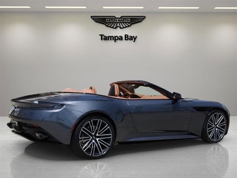 Used 2025 Aston Martin DB12 Convertible image 5