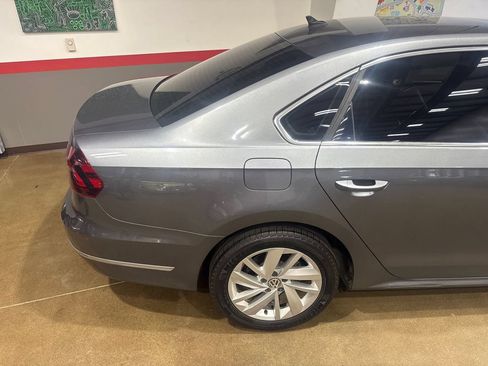 Used 2018 Volkswagen Passat 2.0T SE FWD image 49