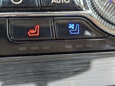 Certified 2023 Lincoln Nautilus Reserve w/ Equipment Group 201A image 26