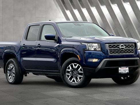 Used 2022 Nissan Frontier SV image 1
