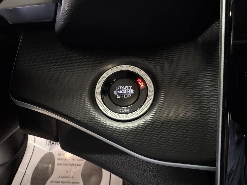 Used 2023 Jeep Grand Cherokee Laredo AWD/4WD image 19