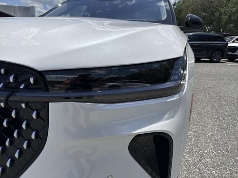 New 2026 Lincoln Nautilus Premier AWD/4WD image 9