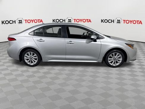 Used 2025 Toyota Corolla LE w/ LE Premium Package FWD image 9