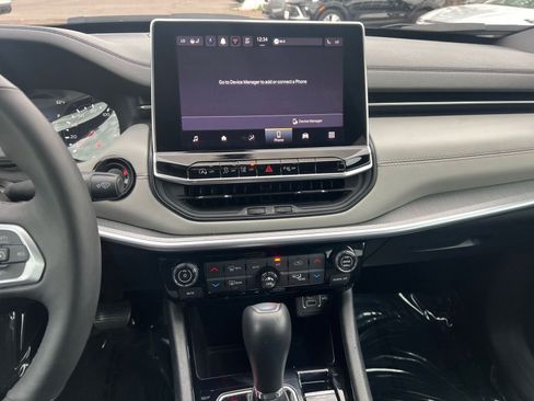 Used 2025 Jeep Compass Limited image 20