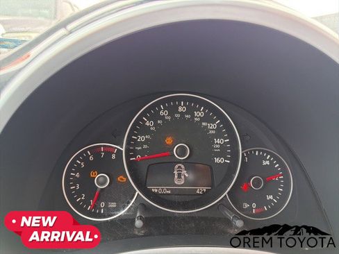 Used 2012 Volkswagen Beetle 2.0T image 12