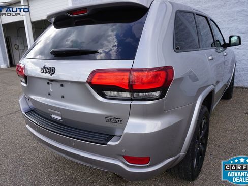 Used 2017 Jeep Grand Cherokee Altitude AWD/4WD image 11