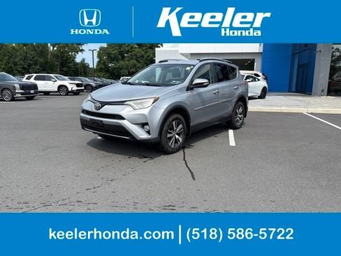 Used 2017 Toyota RAV4 XLE AWD/4WD image 1