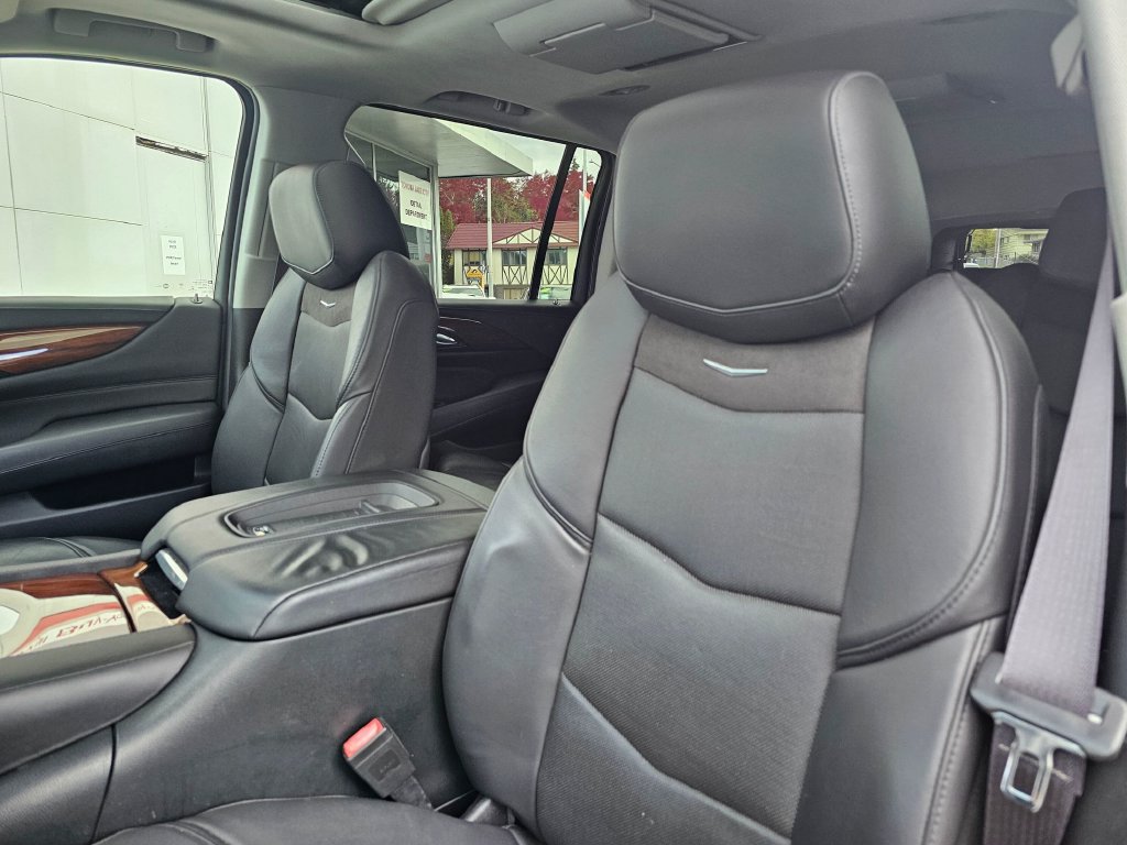 Used 2016 Cadillac Escalade ESV Luxury AWD/4WD image 21