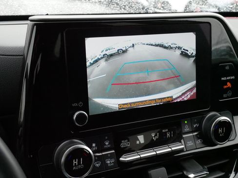 Certified 2024 Toyota Highlander LE image 31