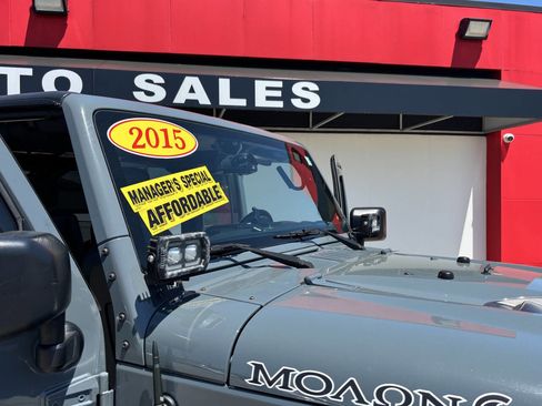 Used 2015 Jeep Wrangler Unlimited Rubicon AWD/4WD image 24