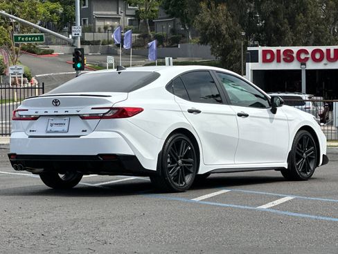 New 2026 Toyota Camry Hybrid image 5