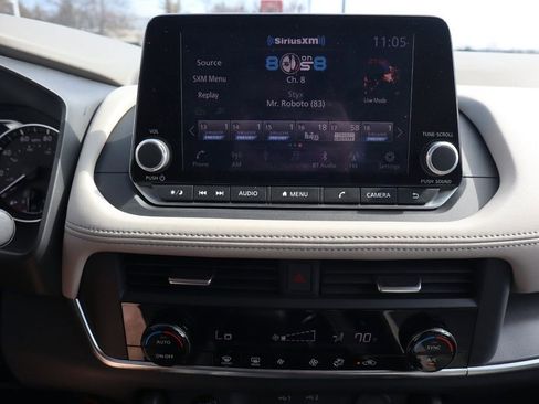 Certified 2025 Nissan Rogue SV image 24