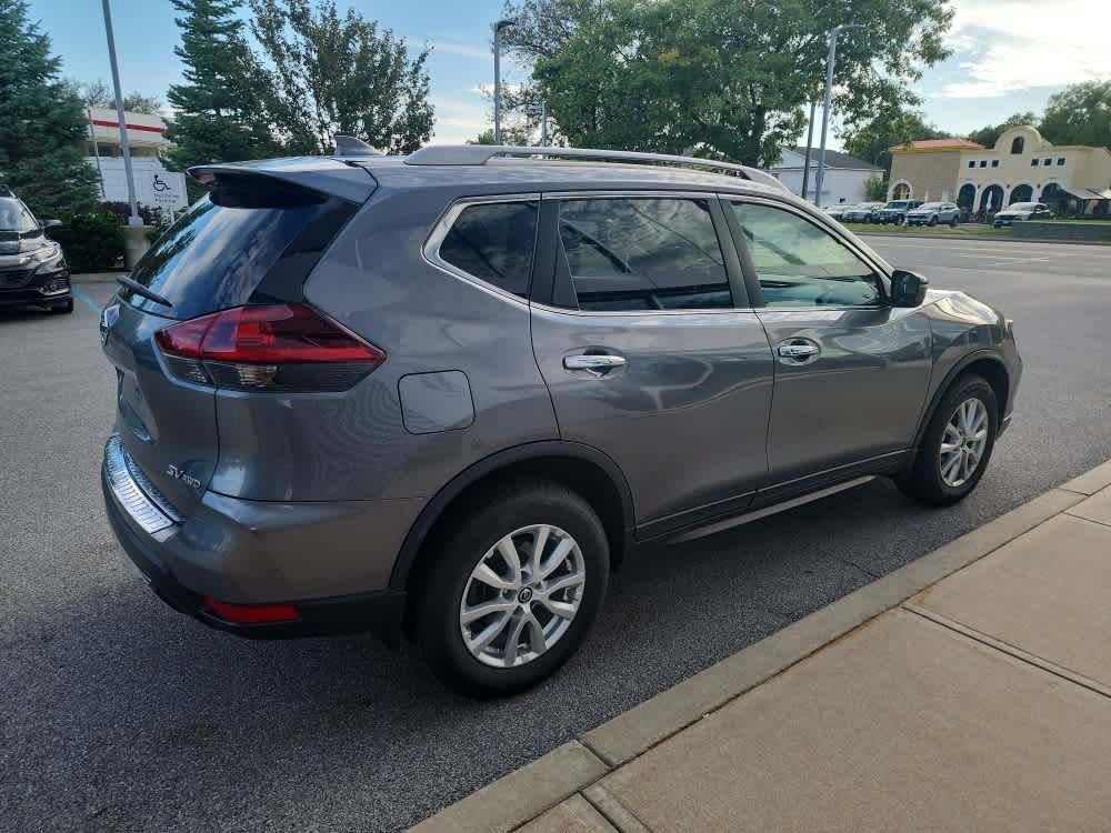 Used 2018 Nissan Rogue SV AWD/4WD image 12