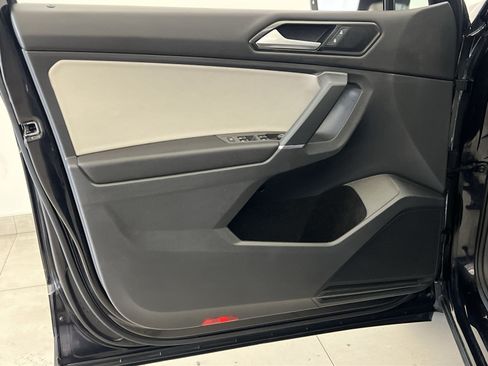 Used 2018 Volkswagen Tiguan SE AWD/4WD image 35