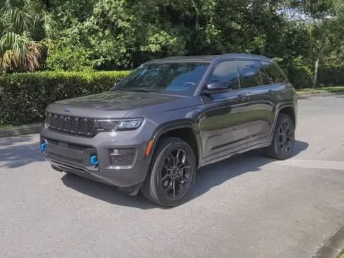 Used 2024 Jeep Grand Cherokee Limited 4xe AWD/4WD image 4