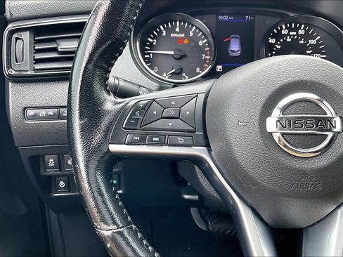 Used 2019 Nissan Rogue Sport SV w/ Technology Package FWD image 18