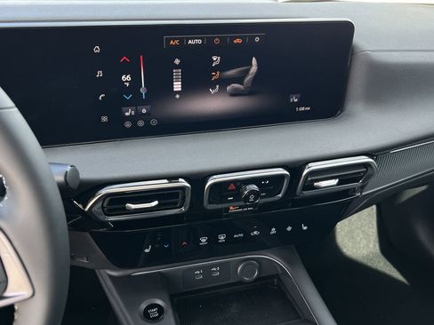 New 2026 Nissan Sentra SV w/ SV Convenience Package FWD image 10
